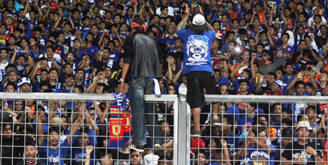 Aremania dan Persikmania Meretas Islah Aremania dan Persikmania Meretas Islah