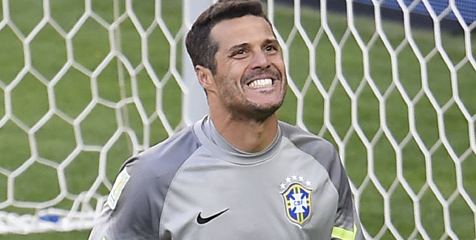Dilepas QPR, Julio Cesar Merapat ke Benfica Dilepas QPR, Julio Cesar Merapat ke Benfica