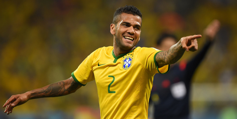 Zubizarreta Tegaskan Dani Alves Bertahan Zubizarreta Tegaskan Dani Alves Bertahan