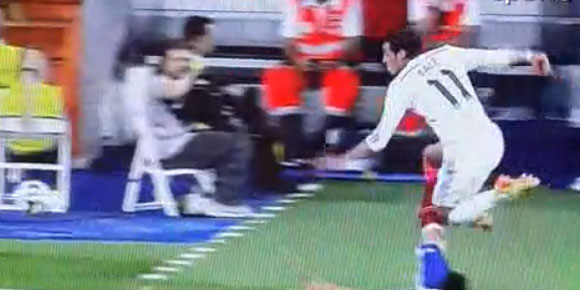 Video: Bale Jadi Korban Tekel Brutal Siqueira Video: Bale Jadi Korban Tekel Brutal Siqueira