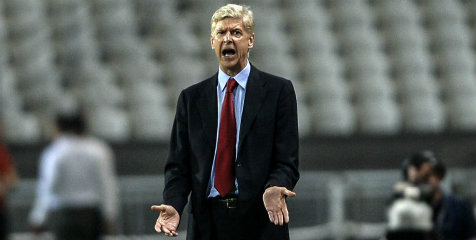 Wenger Kini Incar Bek dan Gelandang Bertahan Wenger Kini Incar Bek dan Gelandang Bertahan