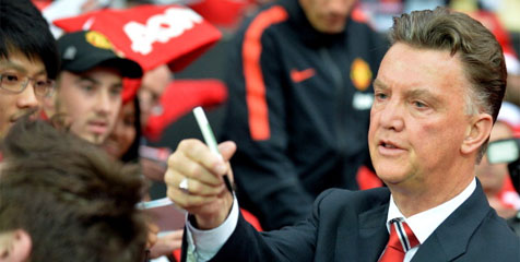 Van Gaal Terpaksa Belanja Pemain Kelas 'B' Van Gaal Terpaksa Belanja Pemain Kelas 'B'