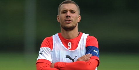 Agen Podolski Isyaratkan Serius Pertimbangkan Sejumlah Tawaran Agen Podolski Isyaratkan Serius Pertimbangkan Sejumlah Tawaran