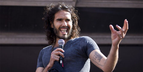 Komedian Russell Brand Ledek Peruntungan United Komedian Russell Brand Ledek Peruntungan United