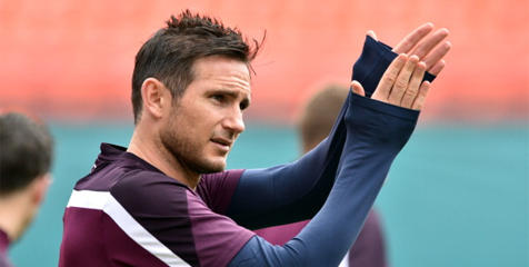 Hodgson Mengaku Tak Pengaruhi Lampard Batalkan Pensiun Hodgson Mengaku Tak Pengaruhi Lampard Batalkan Pensiun