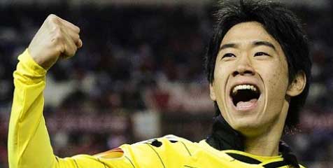 Tunggu Kagawa, Suporter Dortmund Bermalam di Depan Rumah Sakit Tunggu Kagawa, Suporter Dortmund Bermalam di Depan Rumah Sakit