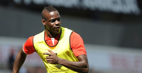 Balotelli Mengaku Tak Biasa Bertahan, Rodgers Tercengang