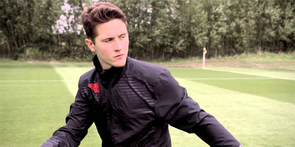 Mata dan Herrera Jadi Bintang Iklan Anyar Sepatu Predator Mata dan Herrera Jadi Bintang Iklan Anyar Sepatu Predator