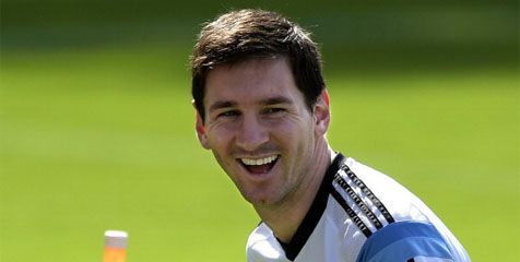 Messi Pernah Jadi Pemadam Kebakaran dan Berkumis! Messi Pernah Jadi Pemadam Kebakaran dan Berkumis!