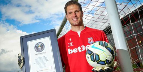 Berkat Gol Istimewa, Kiper Ini Masuk Guinness World Records Berkat Gol Istimewa, Kiper Ini Masuk Guinness World Records