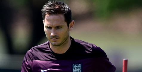 Lampard Pensiun 'Gara-Gara' Luke Shaw & Tony Adams Lampard Pensiun 'Gara-Gara' Luke Shaw & Tony Adams