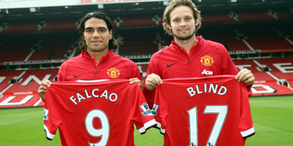 Galeri: Man United Resmi Perkenalkan Falcao & Daley Blind Galeri: Man United Resmi Perkenalkan Falcao & Daley Blind