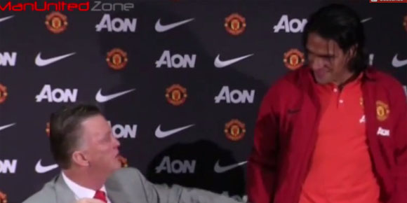 Video: Bahasa Inggris-nya Dipuji Van Gaal, Falcao Malu Video: Bahasa Inggris-nya Dipuji Van Gaal, Falcao Malu