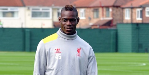 Sterling: Balotelli Baik-baik Saja Sterling: Balotelli Baik-baik Saja