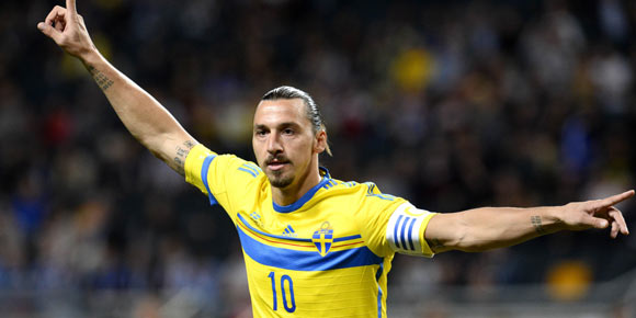 Van Der Meyde: Ibra Selevel Messi dan CR7 Van Der Meyde: Ibra Selevel Messi dan CR7