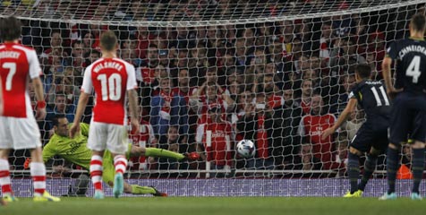 Review: Arsenal Tumbang di Kandang