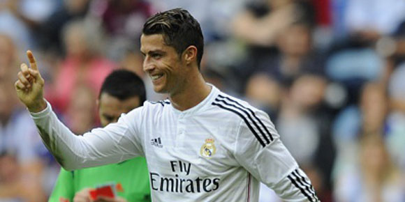 Aksi Diving Ronaldo Kelabui Wasit di Duel Elche Aksi Diving Ronaldo Kelabui Wasit di Duel Elche