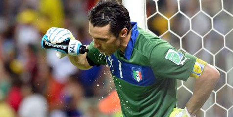 Tacchinardi: Buffon Ingin Terus Bermain Selama Mungkin Tacchinardi: Buffon Ingin Terus Bermain Selama Mungkin