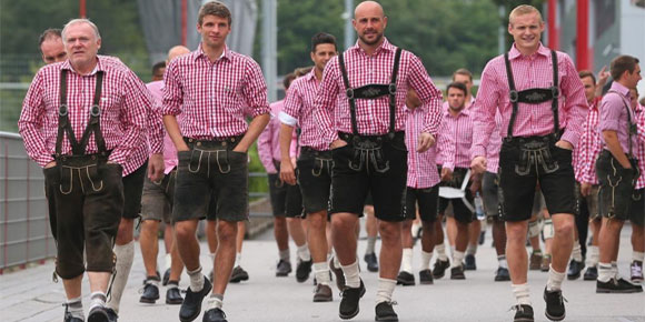 Deretan WAGs Cantik Bayern di Oktoberfest 2014! Deretan WAGs Cantik Bayern di Oktoberfest 2014!