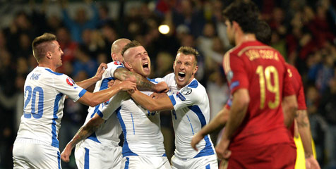 Review: Slovakia Pecundangi Spanyol