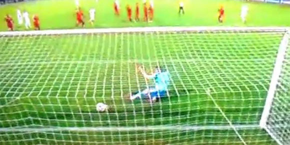 Video: Blunder Fatal Casillas Lawan Slovakia Video: Blunder Fatal Casillas Lawan Slovakia
