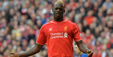 Latihan, Balotelli Praktekkan Tendangan Karate! Latihan, Balotelli Praktekkan Tendangan Karate!