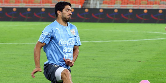 Aksi Suarez Versus Arab, Sempat Mampir Toilet dan Cetak Gol Aksi Suarez Versus Arab, Sempat Mampir Toilet dan Cetak Gol