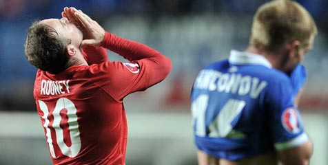Hodgson: Rooney Frustrasi Hodgson: Rooney Frustrasi