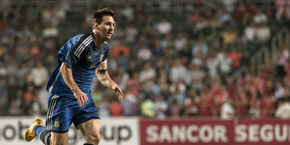 Messi: Muntah Tak Ada Hubungan dengan Penampilan Saya Messi: Muntah Tak Ada Hubungan dengan Penampilan Saya
