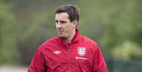 Neville Yakin United Bisa Jungkalkan Chelsea