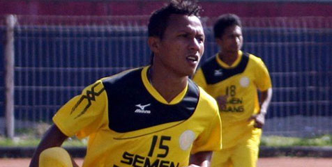Hendra Bayauw Bawa Semen Padang ke Final ISL U-21 Hendra Bayauw Bawa Semen Padang ke Final ISL U-21