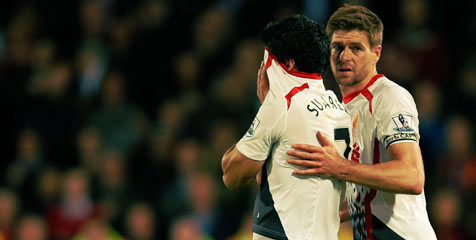 Disanjung Gerrard, Suarez Berbunga-Bunga Disanjung Gerrard, Suarez Berbunga-Bunga