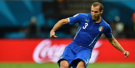 Chiellini: Kartu Merah Suarez Bisa Selamatkan Italia Chiellini: Kartu Merah Suarez Bisa Selamatkan Italia