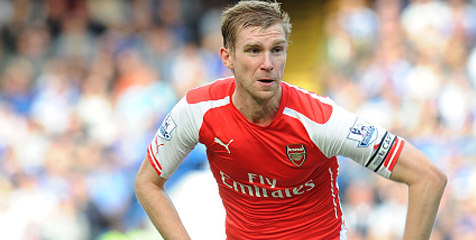 Mertesacker Anggap Gol Pertama Hull Tidak Sah Mertesacker Anggap Gol Pertama Hull Tidak Sah