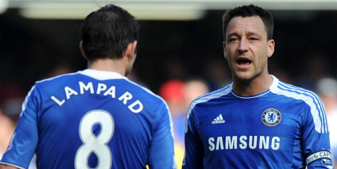 Hadapi Setan Merah, Terry Patahkan Rekor Lampard Hadapi Setan Merah, Terry Patahkan Rekor Lampard
