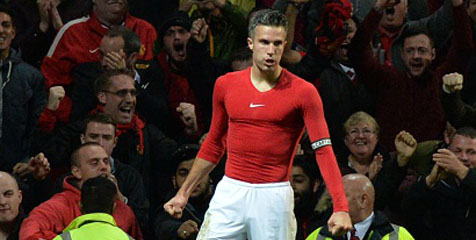 Neville: Van Persie Bersinar Karena Rooney dan Falcao Berhalangan Neville: Van Persie Bersinar Karena Rooney dan Falcao Berhalangan