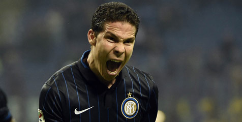 Thohir Diserang, Hernanes Pasang Badan Thohir Diserang, Hernanes Pasang Badan