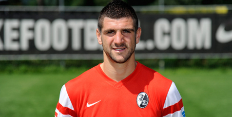 Perkuat Pertahanan, Milan Bidik Mitrovic