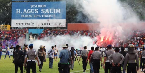 Semen Padang Optimis Tak Terkena Sanksi Semen Padang Optimis Tak Terkena Sanksi