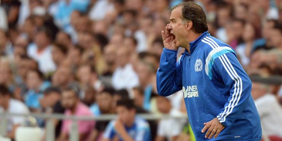 Cantona: Bielsa Seperti Mourinho, Ia Punya Kharisma! Cantona: Bielsa Seperti Mourinho, Ia Punya Kharisma!