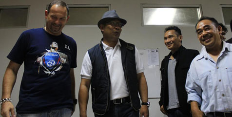 Ridwan Kamil Dukung Langsung Persib dan PBR di Palembang Ridwan Kamil Dukung Langsung Persib dan PBR di Palembang