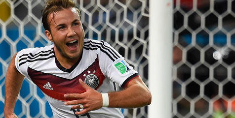 Gotze: Saya Buru-buru Lari untuk Berfoto Bersama Messi Gotze: Saya Buru-buru Lari untuk Berfoto Bersama Messi