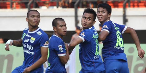 Gubernur Jabar Dukung Persib di Palembang Gubernur Jabar Dukung Persib di Palembang