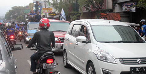 Bobotoh Santun, Plat B Masih Aman di Bandung Bobotoh Santun, Plat B Masih Aman di Bandung