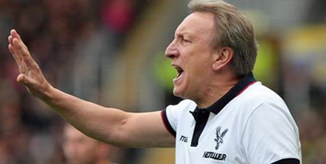 Warnock: Lawan MU, Palace Harusnya Dapat Penalti Warnock: Lawan MU, Palace Harusnya Dapat Penalti