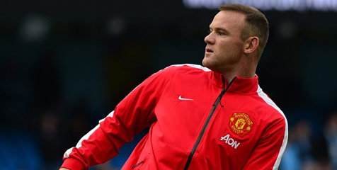 Sir Bobby Charlton: Kerja Keras, Rooney Bisa Seperti Ronaldo