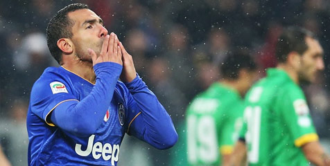 Bantah Perseteruan, Tevez Puji Messi Bantah Perseteruan, Tevez Puji Messi