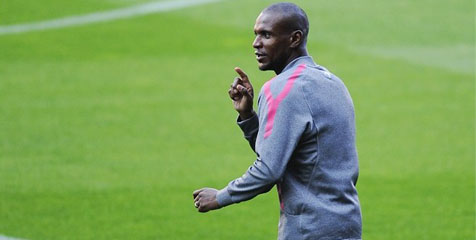 Abidal Bakal Kembali ke Barcelona Abidal Bakal Kembali ke Barcelona