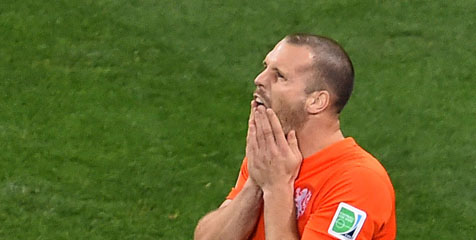 Hiddink Panggil Bek Muda Man City Untuk Gantikan Vlaar Hiddink Panggil Bek Muda Man City Untuk Gantikan Vlaar