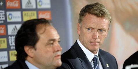 Phil Neville Harap Moyes Sukses di Sociedad Phil Neville Harap Moyes Sukses di Sociedad